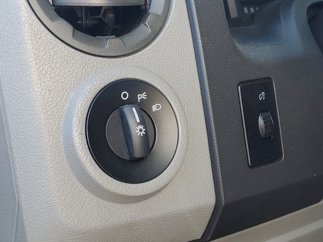 2012 Ford E-350SD Base Cutaway