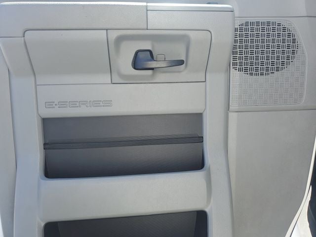 2012 Ford E-350SD Base Cutaway