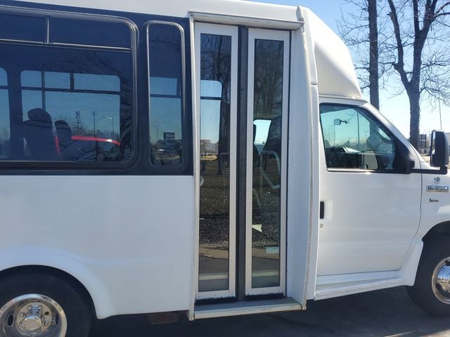 2012 Ford E-350SD Base Cutaway