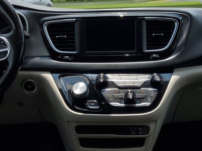 2020 Chrysler Pacifica Touring L