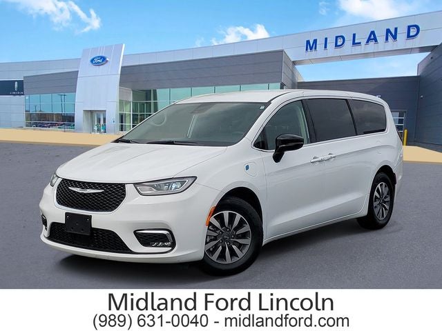 2024 Chrysler Pacifica Hybrid Select