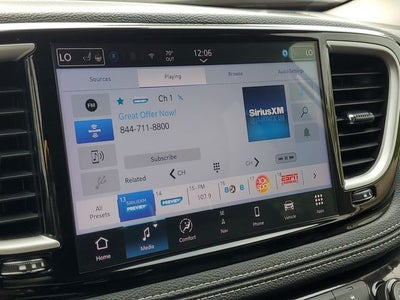 2024 Chrysler Pacifica Hybrid Select