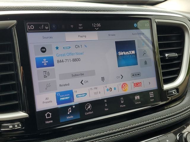 2024 Chrysler Pacifica Hybrid Select