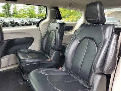 2024 Chrysler Pacifica Hybrid Select
