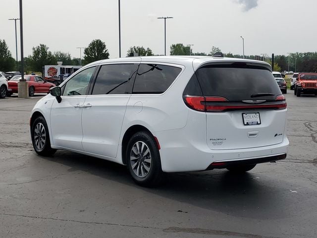 2024 Chrysler Pacifica Hybrid Select