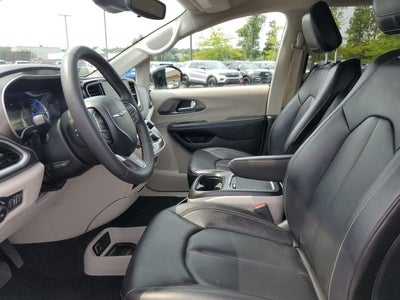 2024 Chrysler Pacifica Hybrid Select