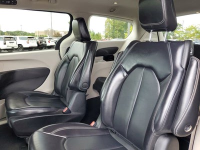 2024 Chrysler Pacifica Hybrid Select