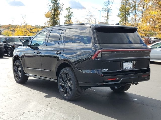 2027 Lincoln Navigator Reserve