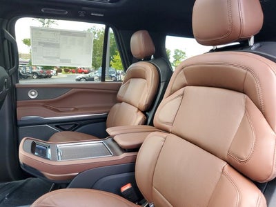 2027 Lincoln Navigator L Reserve
