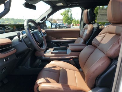 2027 Lincoln Navigator L Reserve