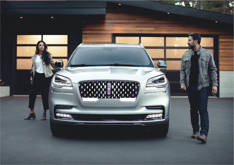 The sparkling grille of the 2023 Lincoln Aviator® Grand Touring model | Midland Lincoln in Midland MI