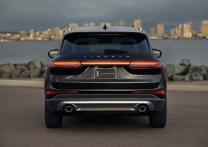 The rear lighting of the 2023 Lincoln Corsair® SUV spans the entire width of the vehicle. | Midland Lincoln in Midland MI