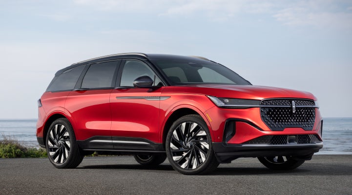 A 2024 Lincoln Nautilus® Reserve model is shown with the stylish available Jet Appearance Package. | Midland Lincoln in Midland MI