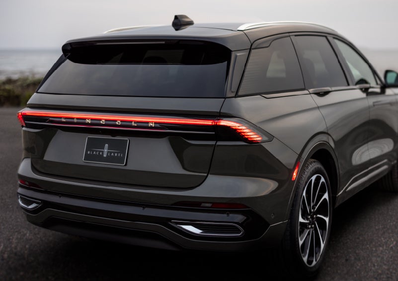 The rear of a 2024 Lincoln Black Label Nautilus® SUV displays full LED rear lighting. | Midland Lincoln in Midland MI