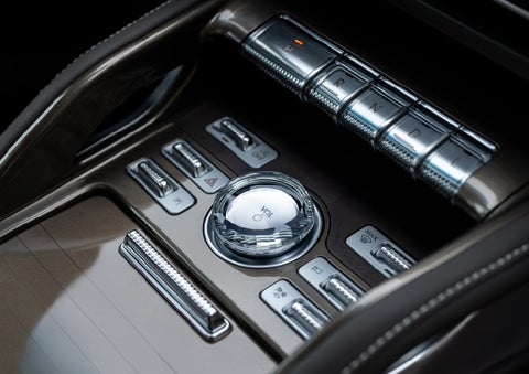 A crystal-inspired volume knob is shown in the center floor console of a 2026 Lincoln Nautilus® SUV. | Midland Lincoln in Midland MI
