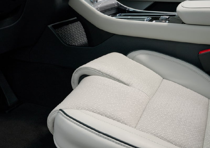 The front passenger Perfect Position seat is shown with the thigh extender adjusted.| Midland Lincoln in Midland MI